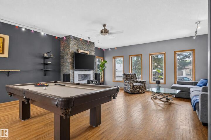 Property Photo:  17103 92 Street NW  AB T5Z 2N1 