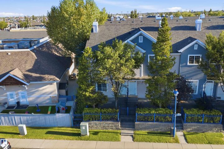 Property Photo: 8304 11 Avenue SW 84 AB T6X 1J8