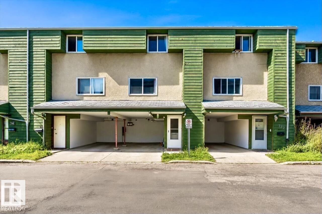 Property Photo:  790 Abbottsfield Road NW  AB T5W 4R4 