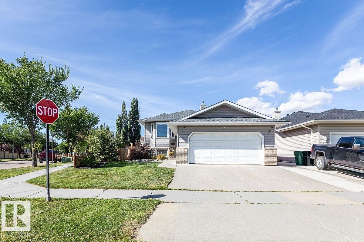 Property Photo:  2 Woods Place  AB T9E 8T1 