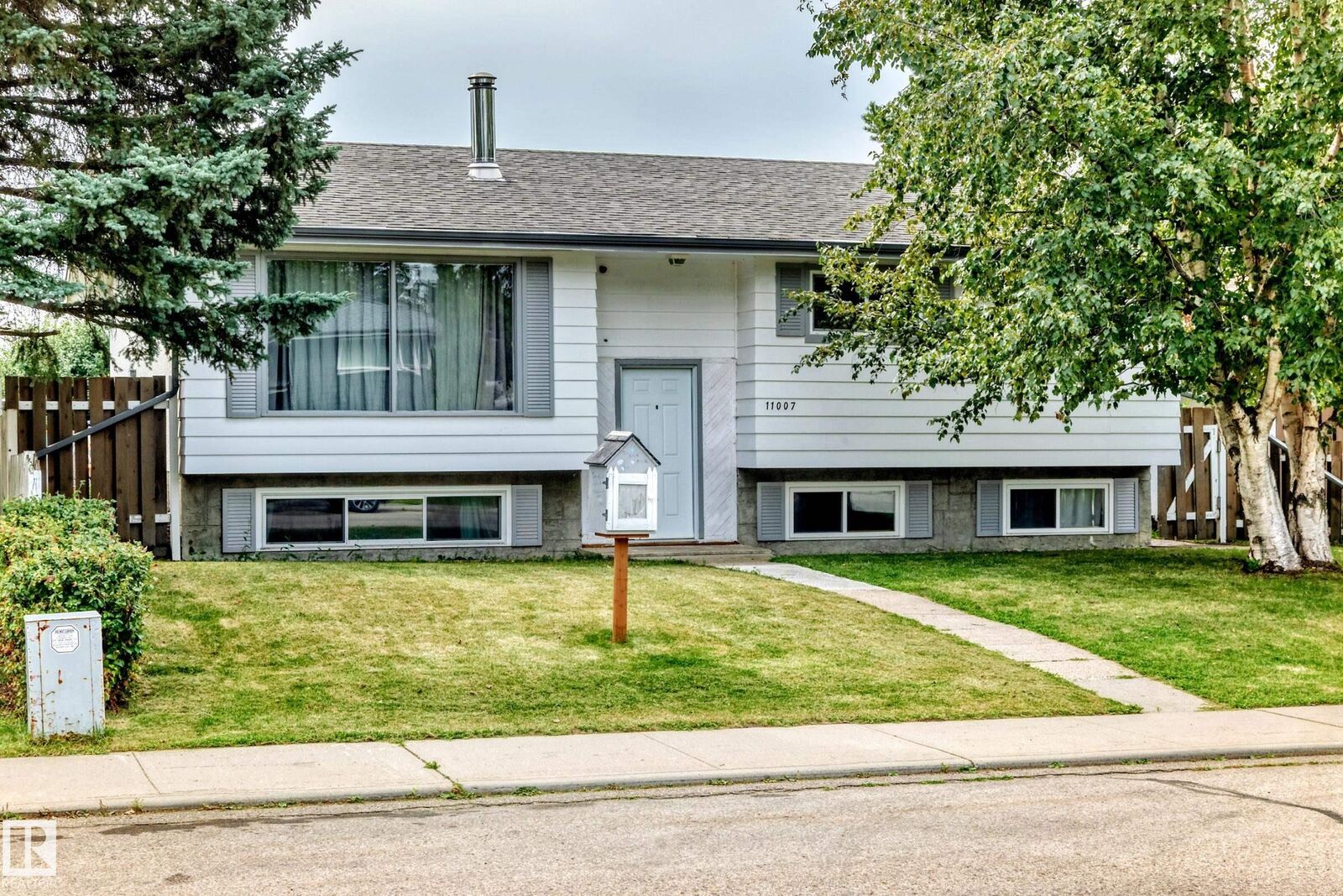 Property Photo:  11007 37 Avenue NW  AB T6J 0G8 