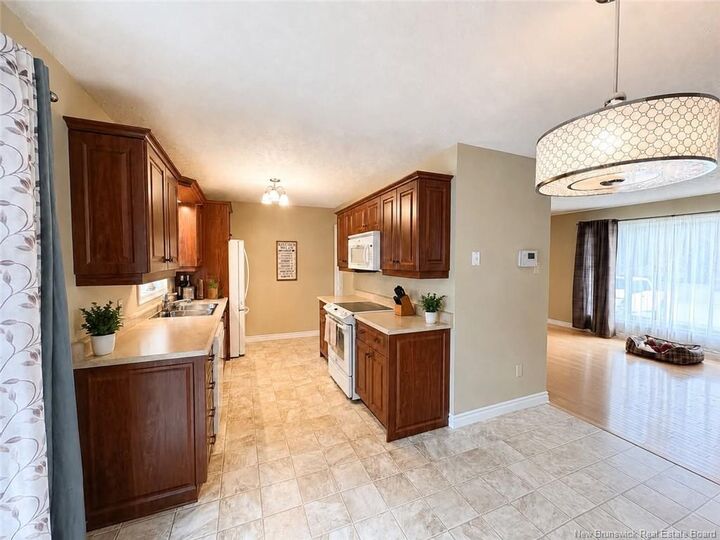 Property Photo:  377 Sunset  NB E1V 1A3 