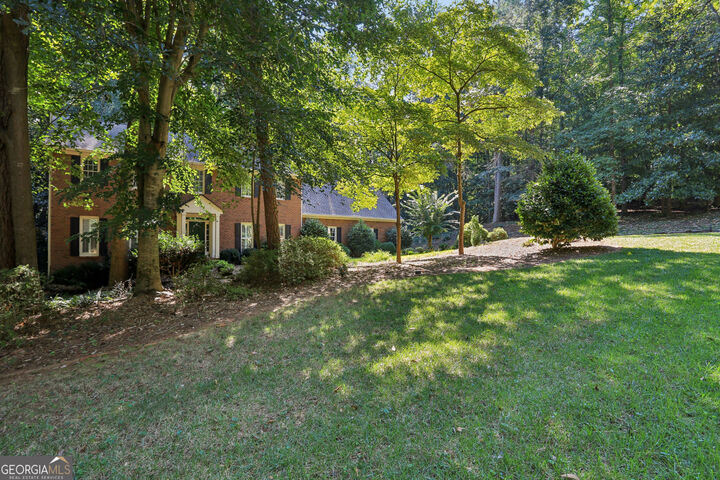 Property Photo:  1090 Applecross Drive  GA 30075 