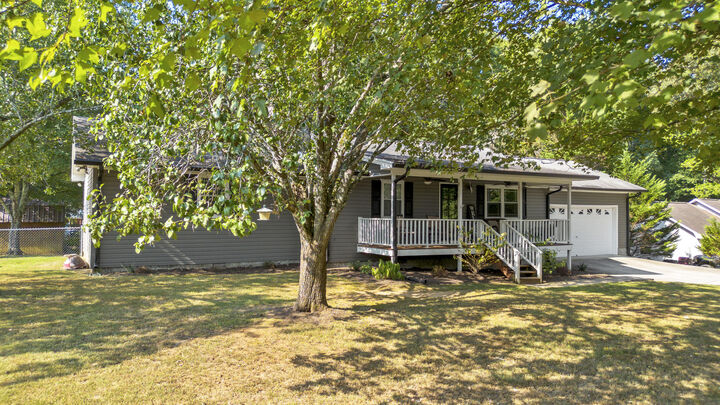 Property Photo:  200 Cg Earnest Road NW  TN 37310 