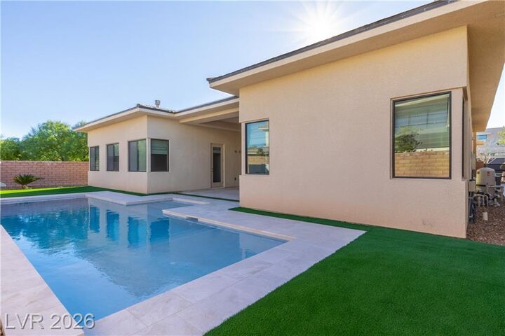 Property Photo: 26 Cranberry Cove Court NV 89135