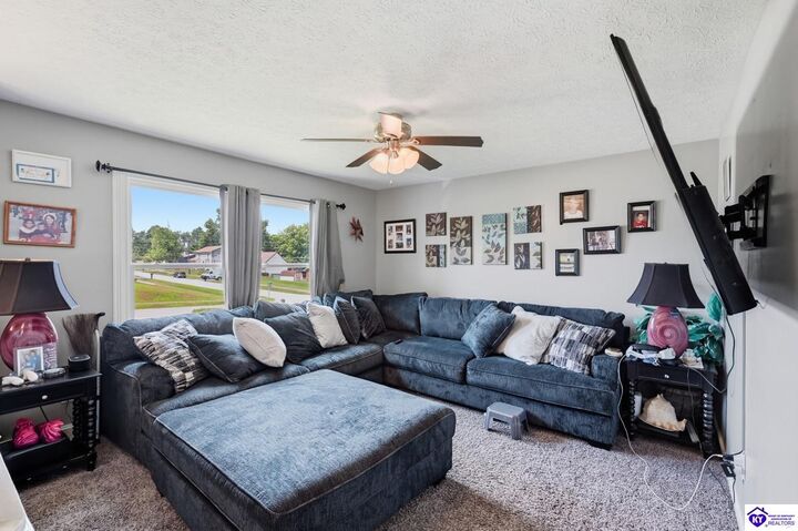Property Photo:  128 Meadowlake Drive  KY 40160 