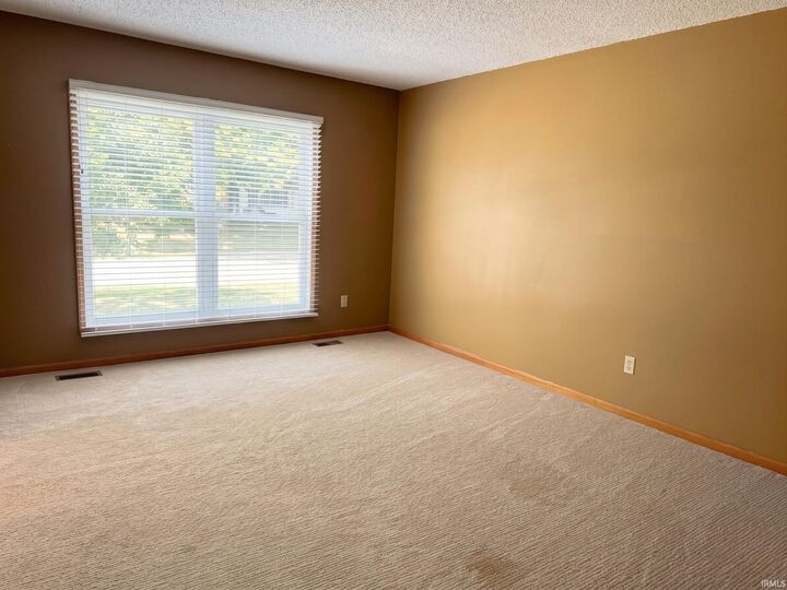 Property Photo:  2919 Squire Lane  IN 47715 