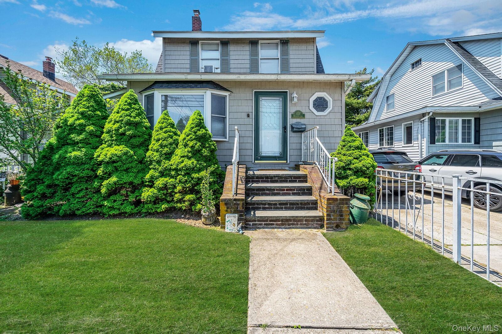 Property Photo:  426 Midwood Avenue  NY 11710 