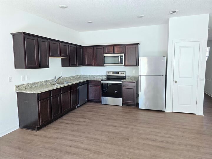 Property Photo: 811 Grandin Street FL 33837
