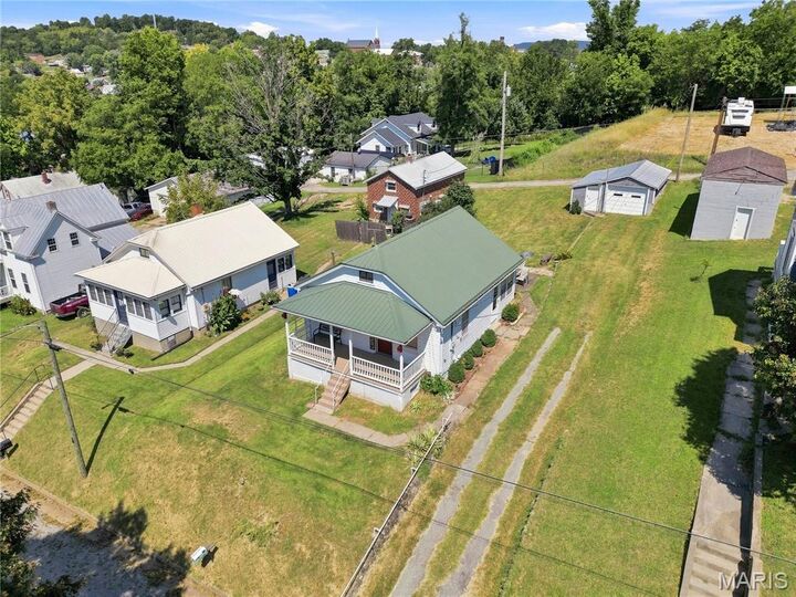 Property Photo:  125 E 9th Street  MO 65041 
