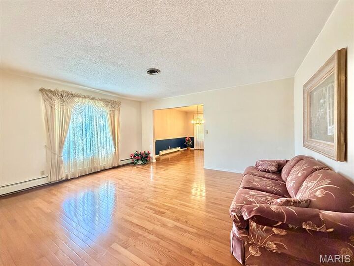 Property Photo:  205 Woodridge Drive  IL 62226 