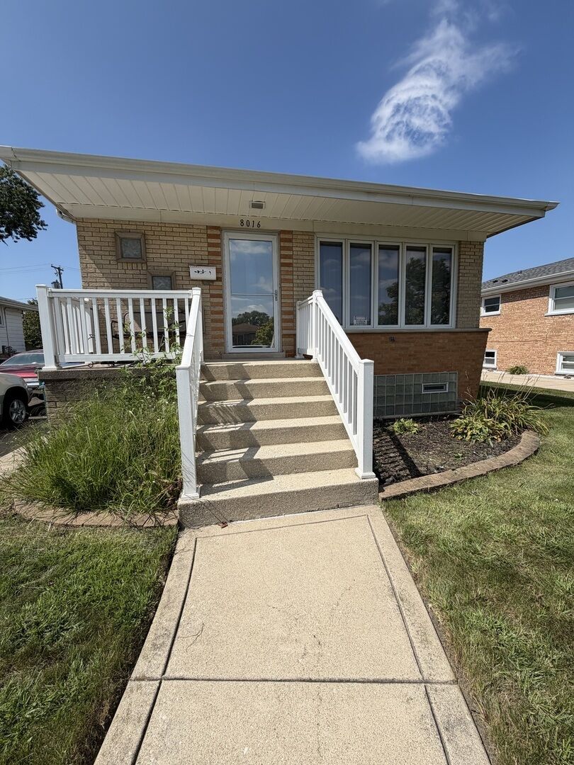 Property Photo: 8016 Natchez Avenue IL 60459