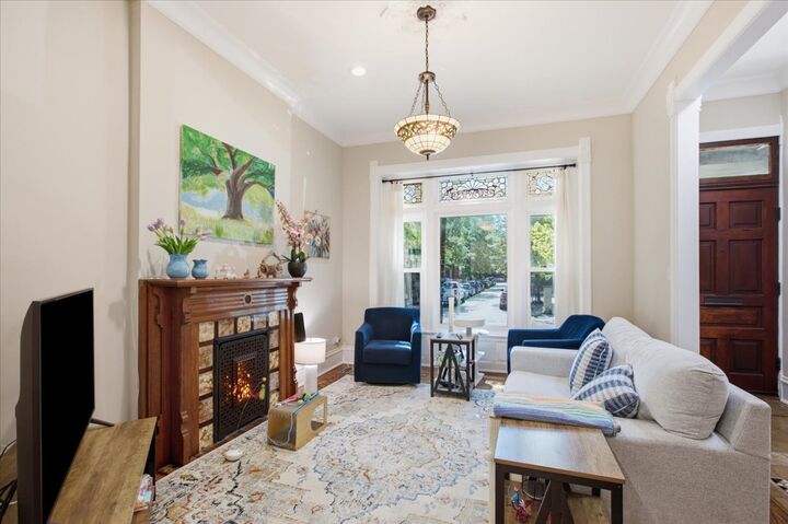 Property Photo:  224 W Saint Paul Avenue 1  IL 60614 