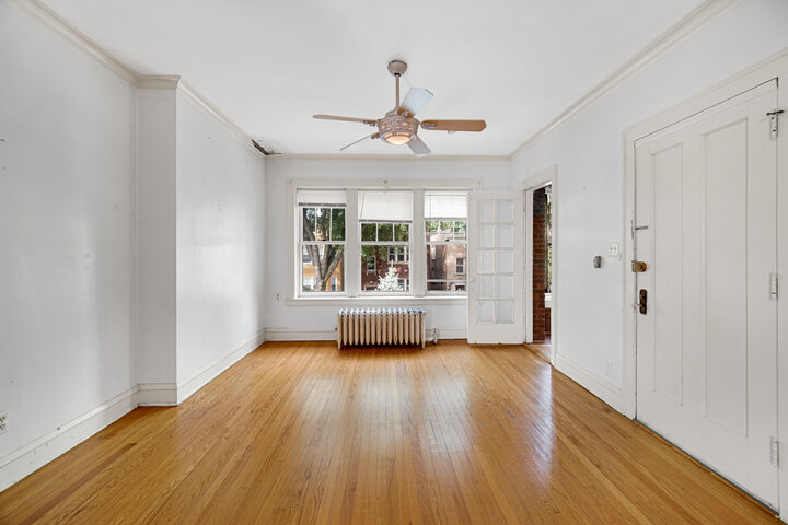 Property Photo: 5753 N Washtenaw Avenue IL 60659