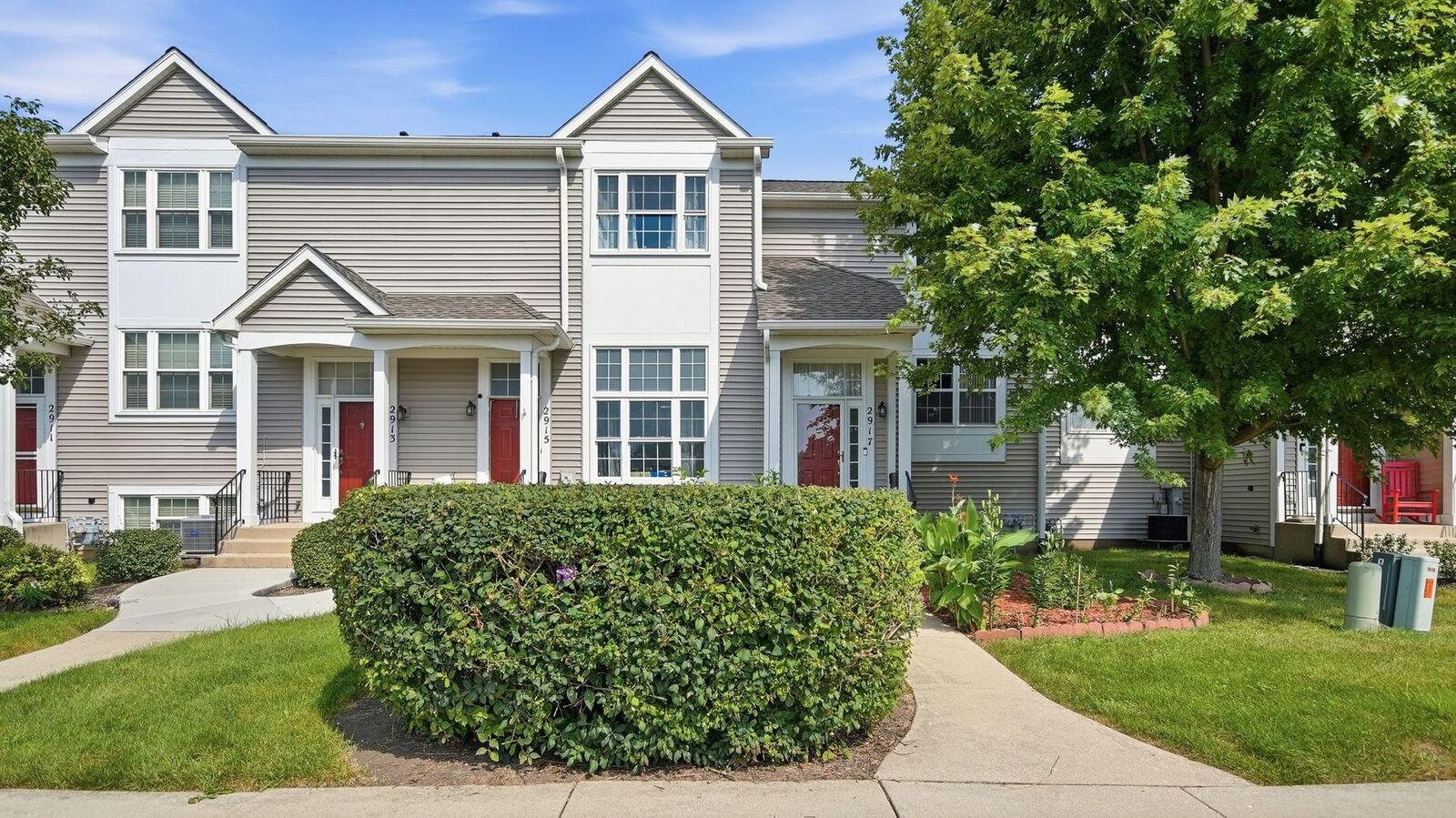 Property Photo:  2917 Shelly Lane 2917  IL 60504 