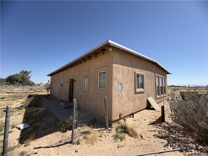 Property Photo: 33803 Suffoch CA 92365