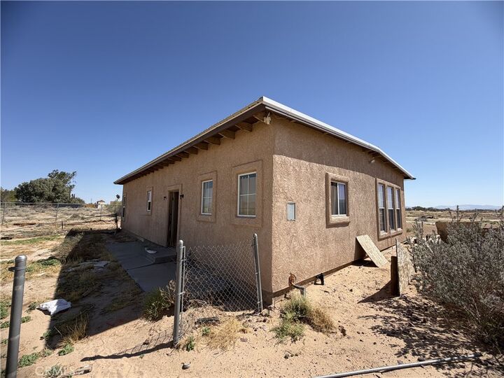 Property Photo: 33803 Suffoch CA 92365