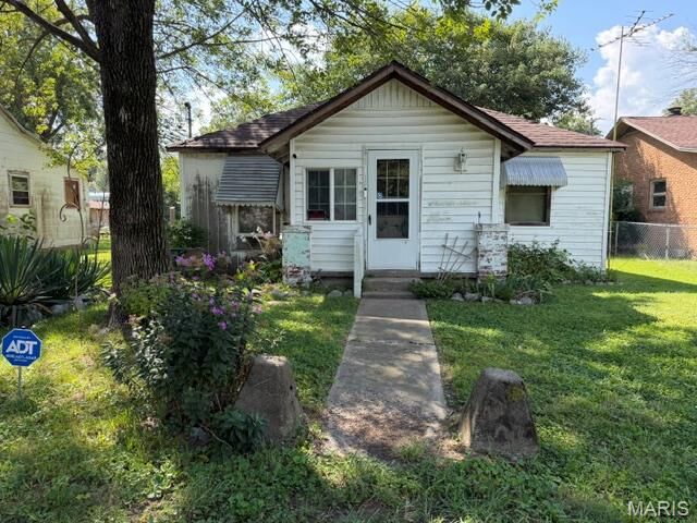 Property Photo: 105 N Benton MO 63868