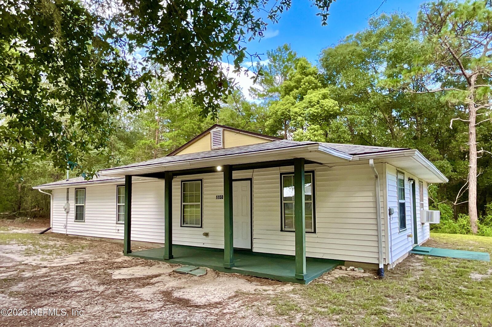 Property Photo:  1150 Coral Farms Road  FL 32140 