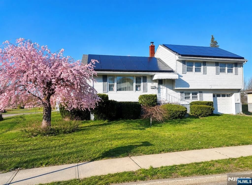 Property Photo:  477 Chestnut Avenue  NJ 07606 