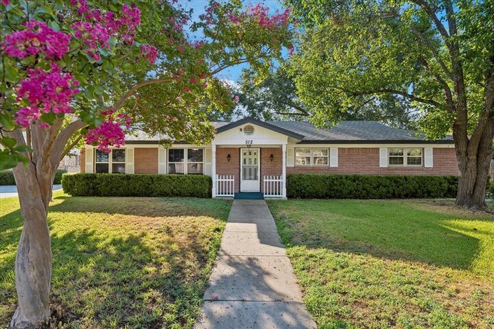 Property Photo:  512 Brown Trail Court  TX 76053 