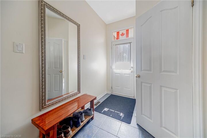 Property Photo:  82 Milner Downs Crescent  ON K2M 2S5 