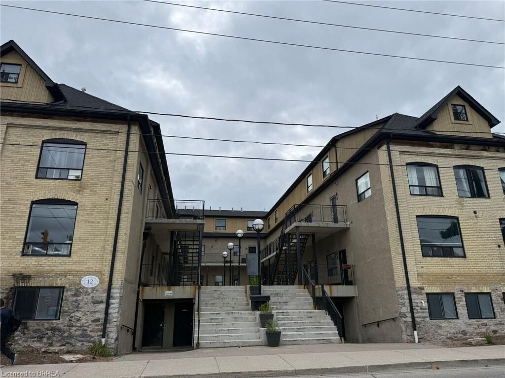 Property Photo:  12 Bridgeport Road E 18  ON N2J 2J3 