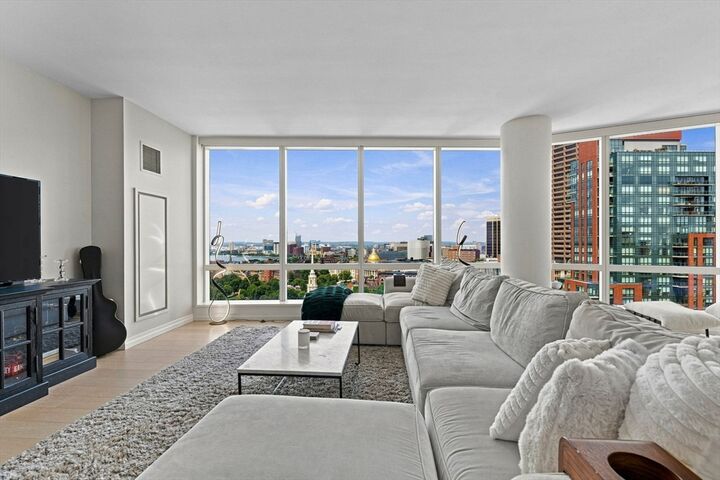 Property Photo:  1 Franklin St 2604  MA 02110 