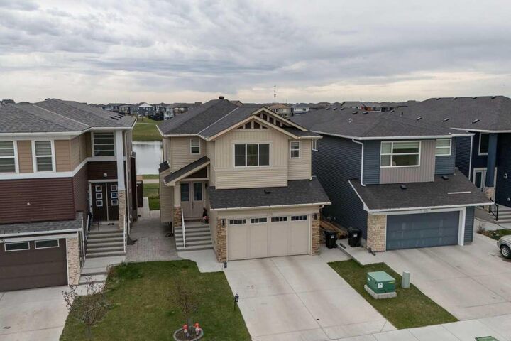 Property Photo:  375 Corner Meadows Avenue NE  AB T3N 1X7 