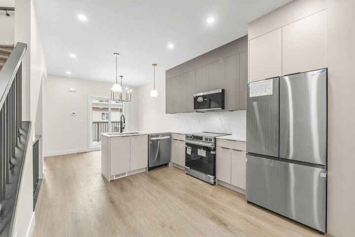 Property Photo:  67 Panatella Square NW 301  AB T3K 2S7 