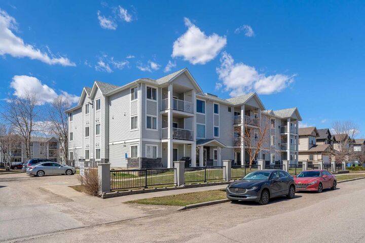Property Photo:  7106 Valleyview Park SE 106  AB T2B 3R6 