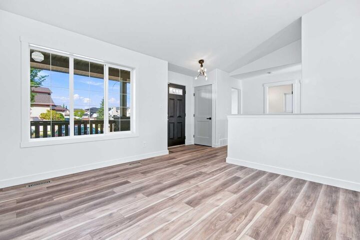 Property Photo:  54 Inglewood Drive  AB T4R 0B8 