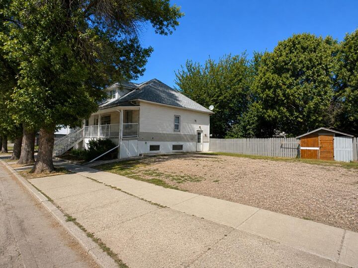 Property Photo:  804 8 Street SE  AB T1A 1M8 