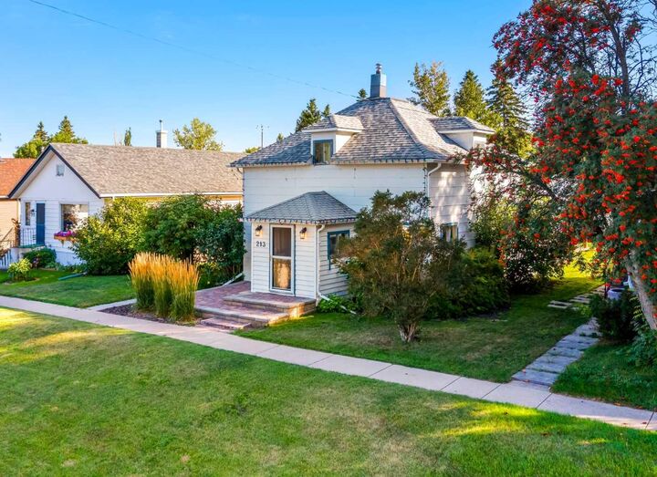 Property Photo: 213 Main Street AB T0M 0A0