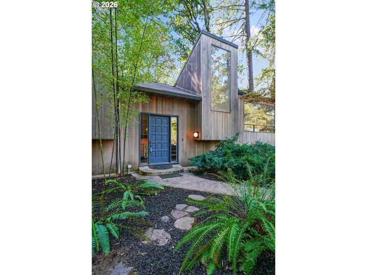 Property Photo: 4298 River Rd S OR 97302