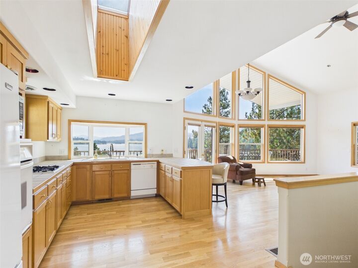 Property Photo:  14  Julian Bay Road  WA 99166 