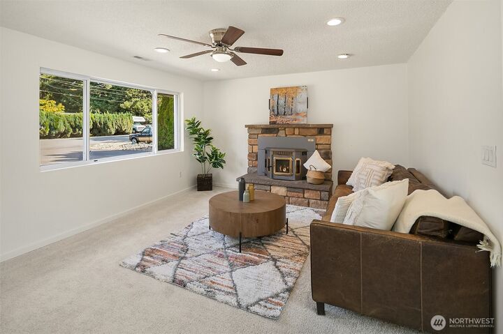 Property Photo:  16361 SE 291st Place  WA 98042 