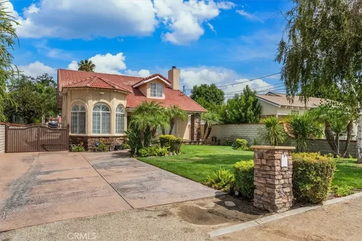 Property Photo:  23549 Cherry  CA 91321 