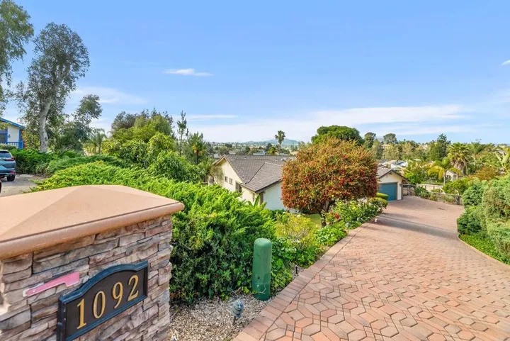 Property Photo:  1092 Serena Way  CA 92078 