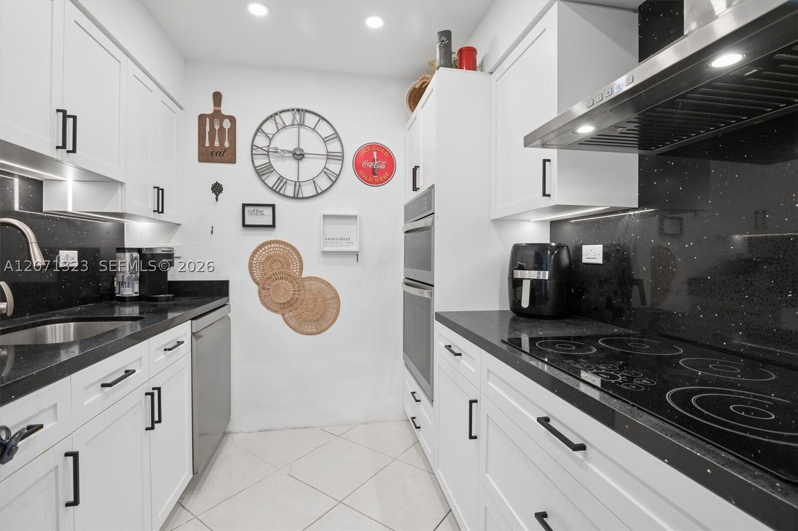 Property Photo:  20355 NE 34th Ct 724  FL 33180 