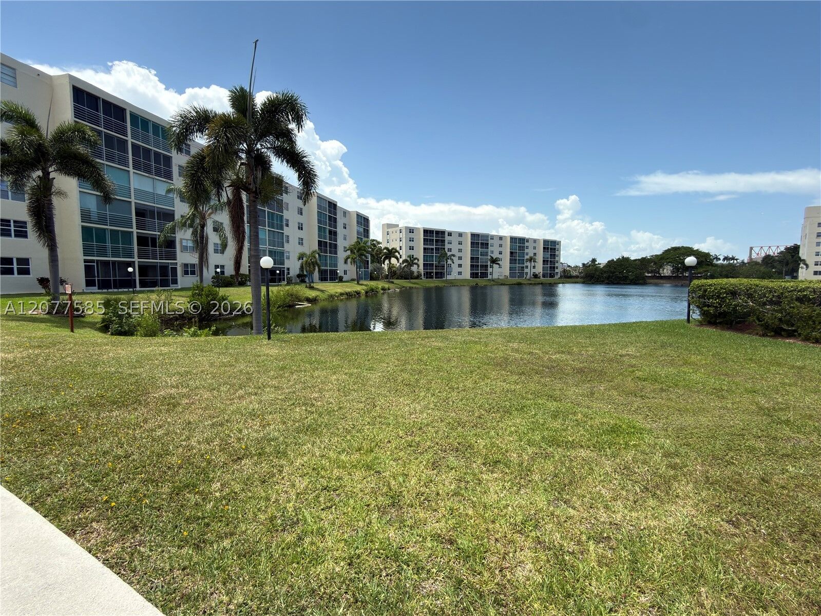 Property Photo: 141 SE 3rd Ave 106 FL 33004