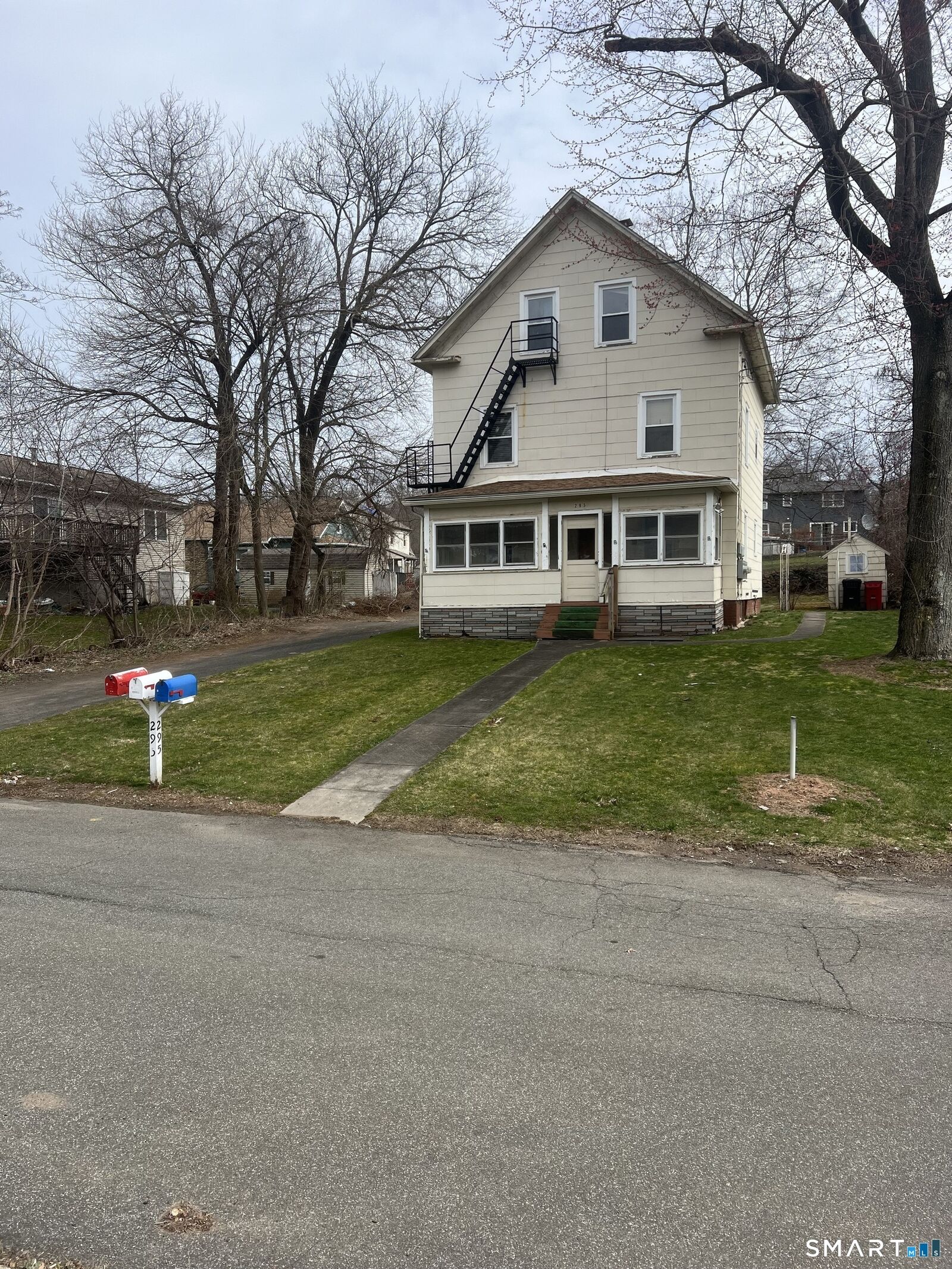 Property Photo:  295 Chamberlain Highway  CT 06451 