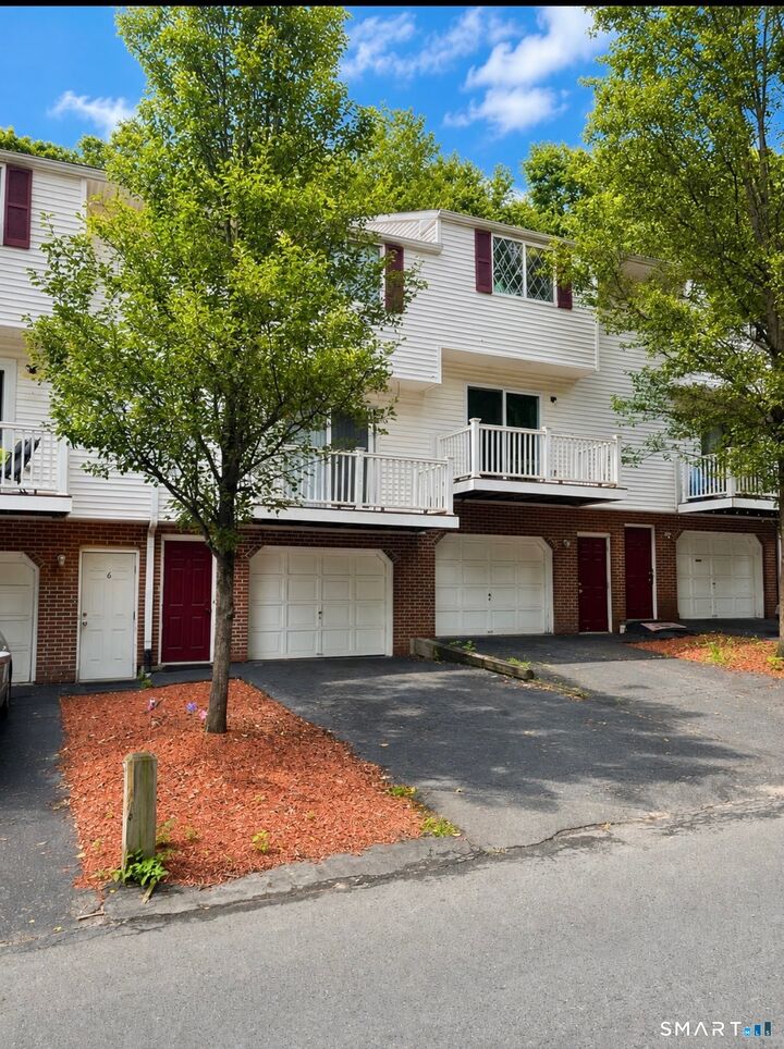 Property Photo:  152 Lincoln Street 19  CT 06710 