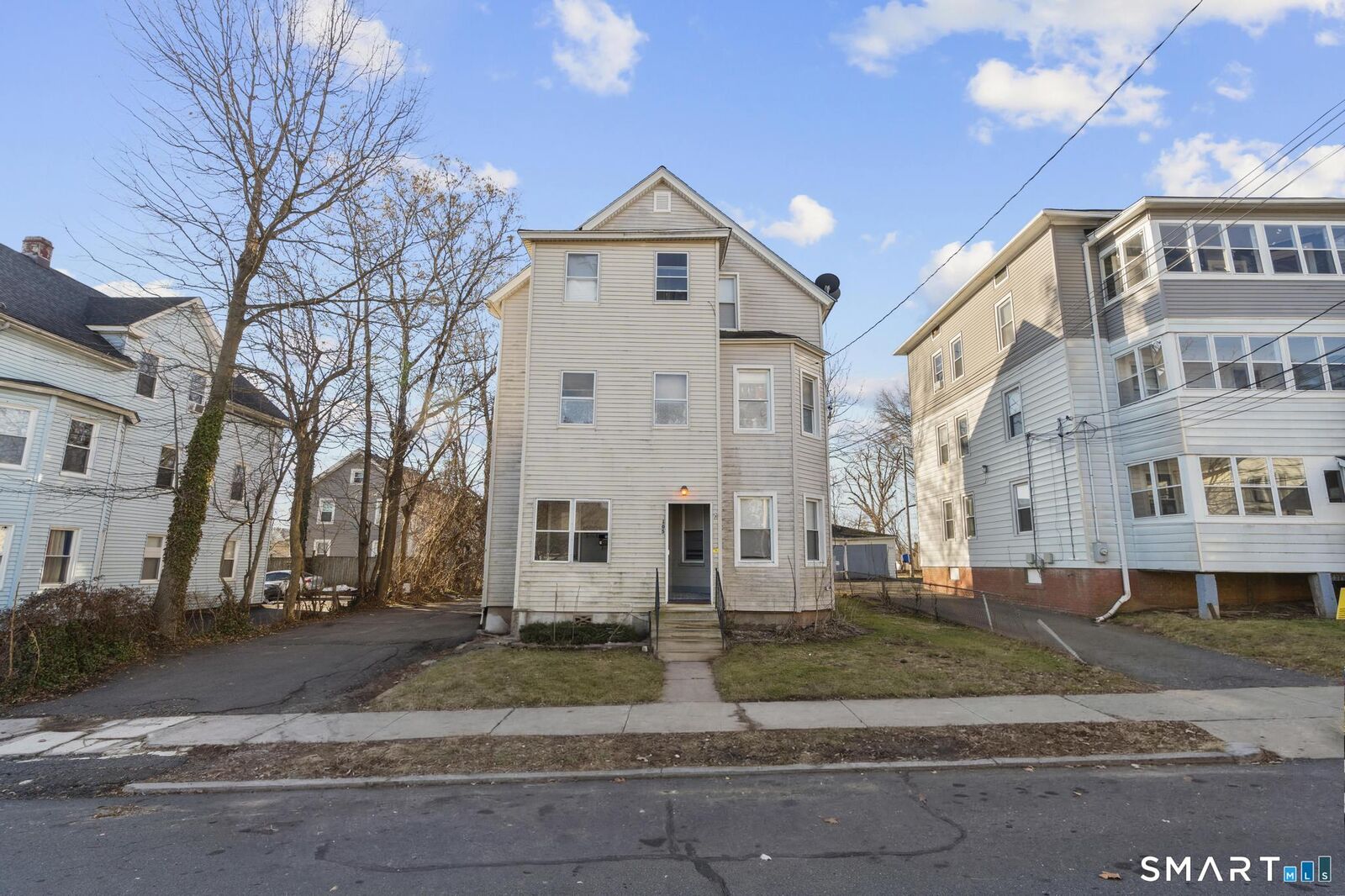Property Photo:  105 Rhodes Street  CT 06051 