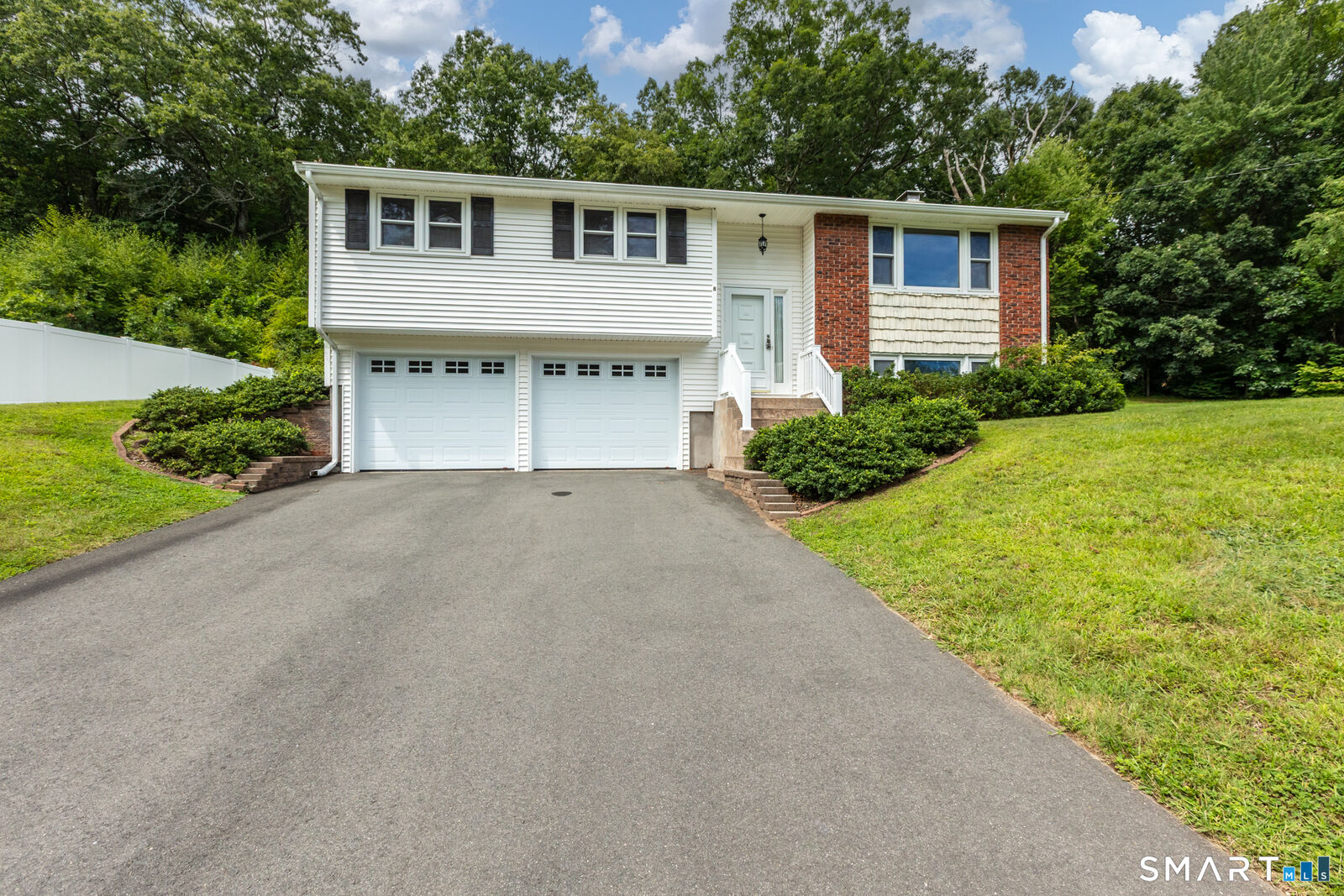 Property Photo:  8 Geraldine Drive  CT 06029 