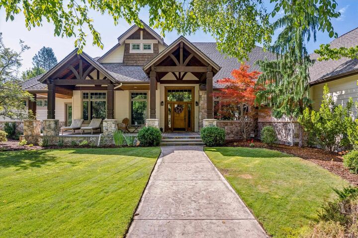Property Photo: 13615 N Riverbluff Ln WA 99208