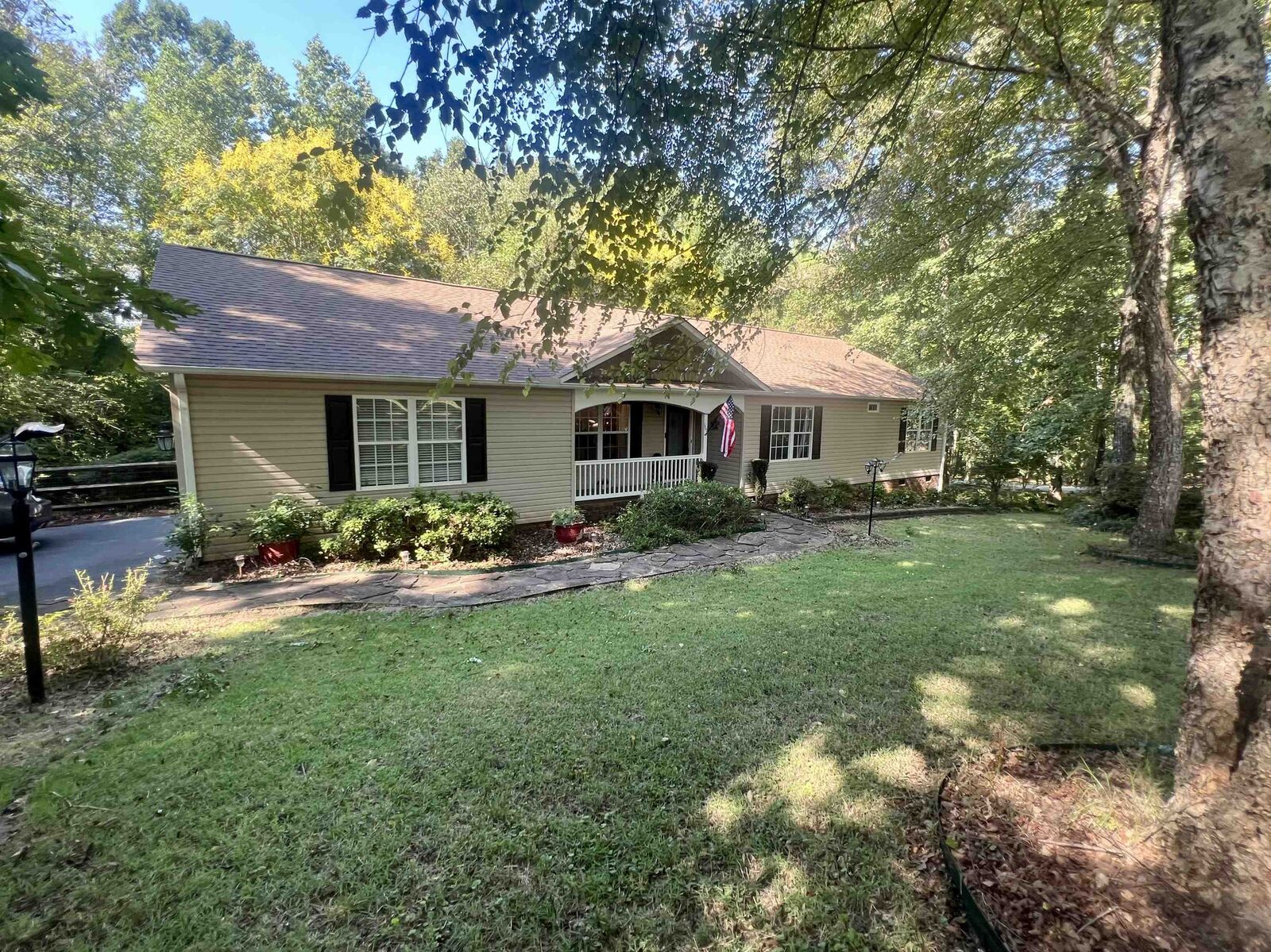 Property Photo:  161 Timberlake Drive  SC 29349 