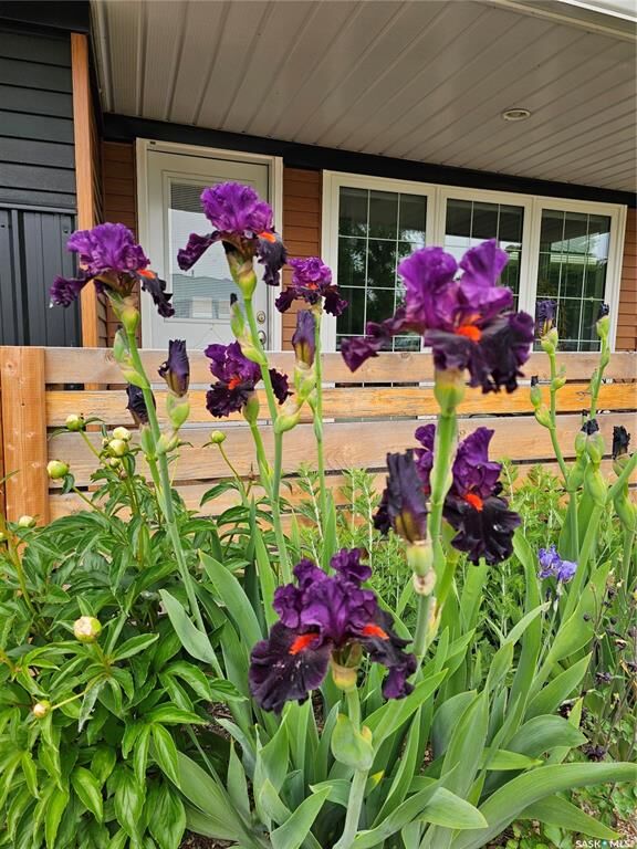 Property Photo:  398 5th Avenue E  SK S0K 4L0 