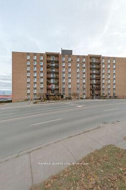 Property Photo:  141 Dundas Street W 206  ON K8V 3P6 
