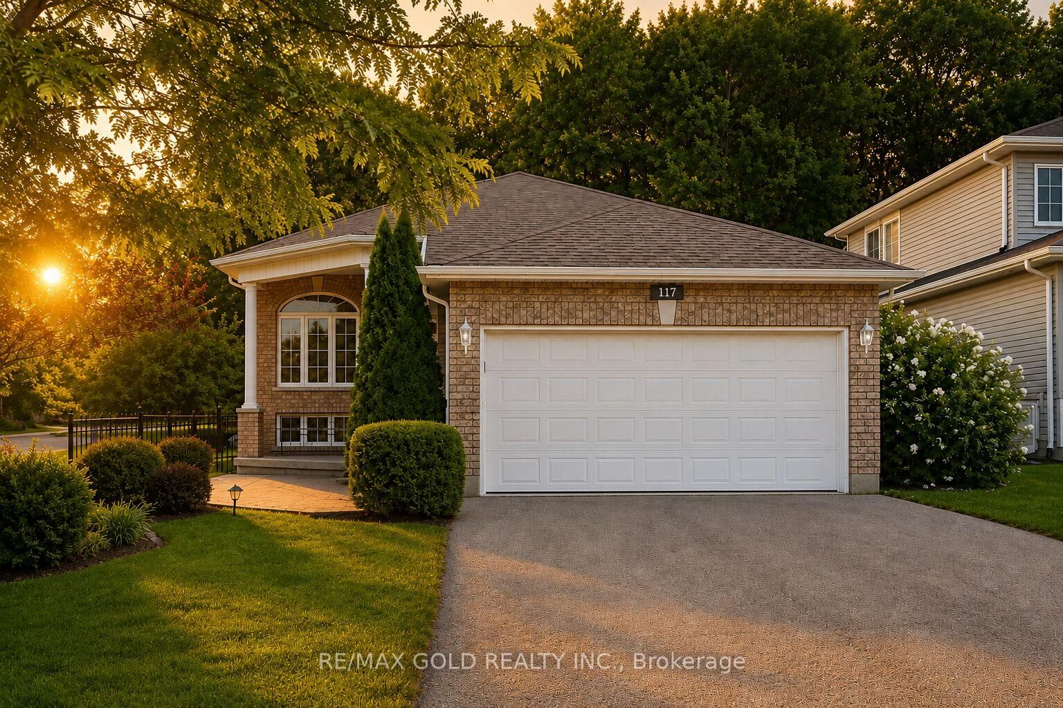 Property Photo:  117 Wawinet Street  ON L4R 5A9 